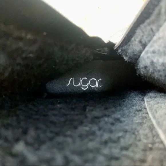 Boots - Picture 7 of 7